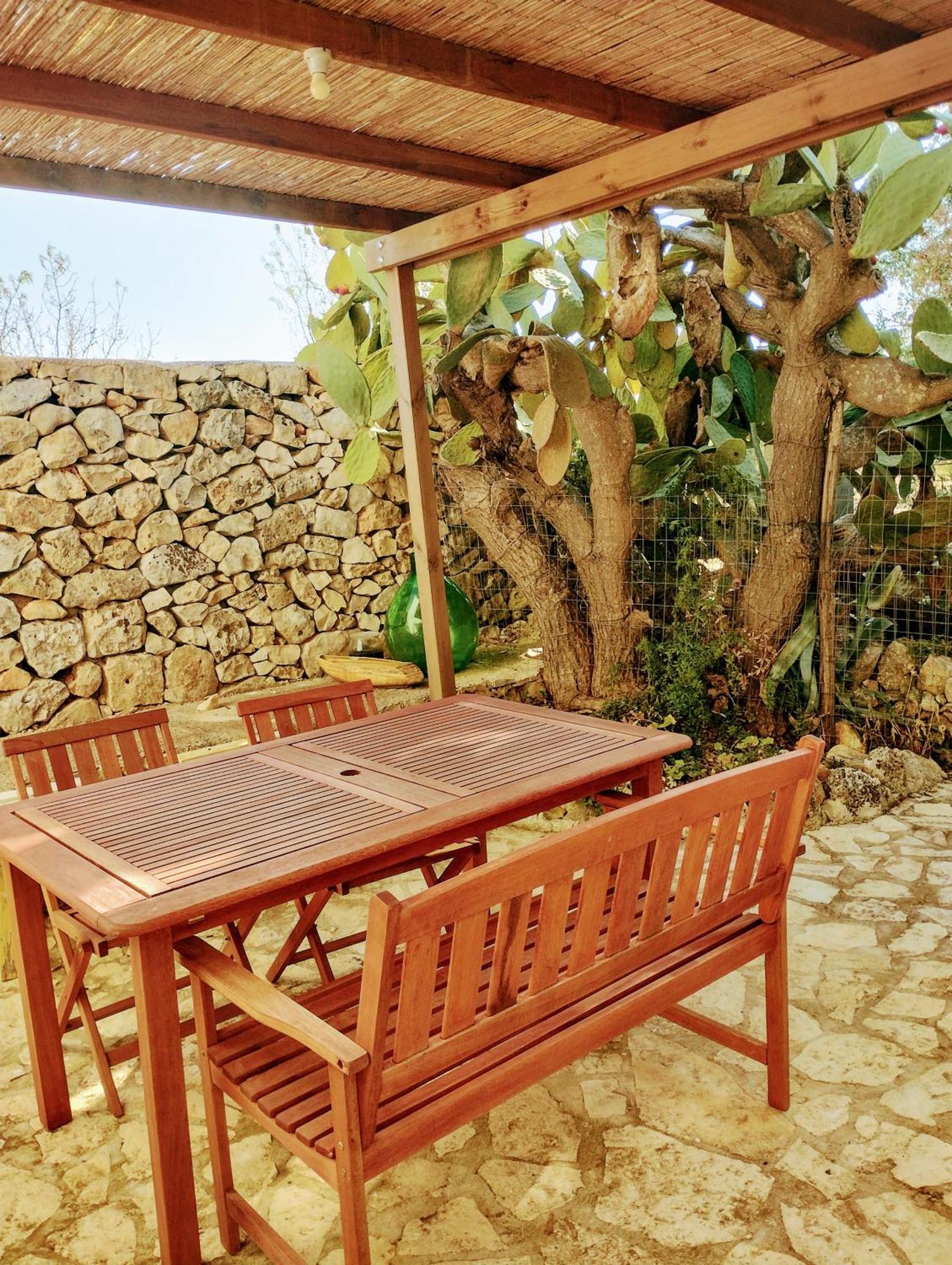 B&B Giovannarolla Green House ออสตูนี ภายนอก รูปภาพ